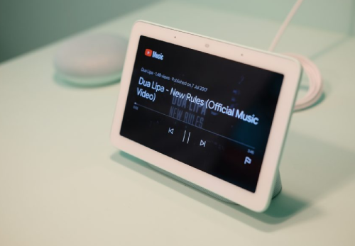 Use Netflix on Google Home Hub